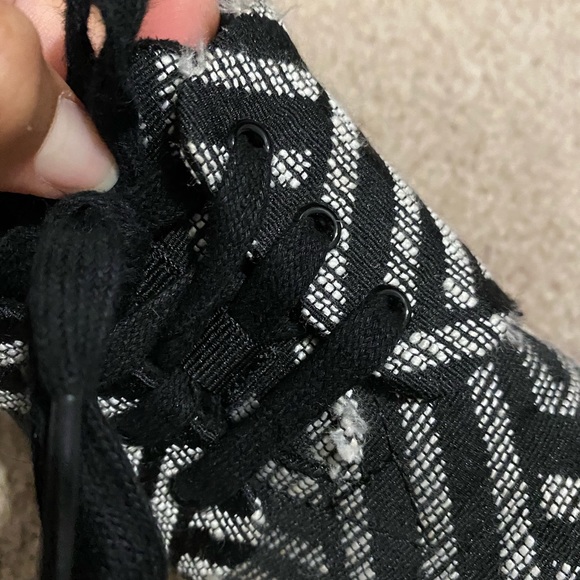 TOMS women’s striped sneakers size 7! - Picture 9 of 11